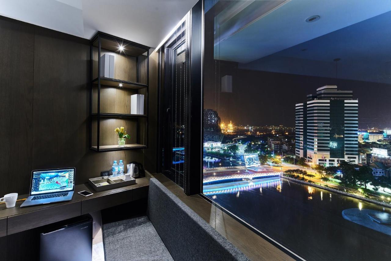 Harbour 10 Hotel Kaohsiung Exterior photo